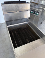 Pitco. 75lbs VAT floor model with control board. Natural Gas.